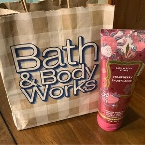 Bath & Body Works Strawberry Snowflakes Body Cream - Pink and Gold Accents